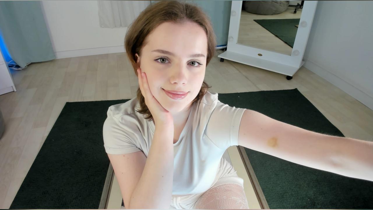 Webcam chat profile for GabiAddams: Legs, feet & shoes