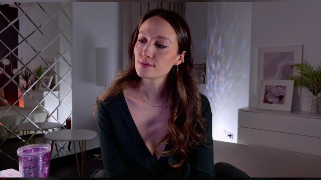 Webcam chat profile for AgnesGoddes: Legs, feet & shoes