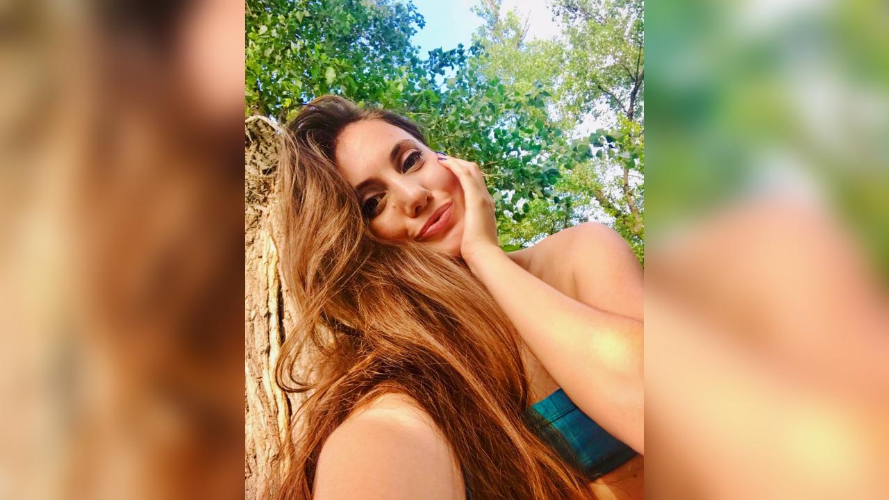 Webcam chat profile for Re3gina: Ask about my Hobbies