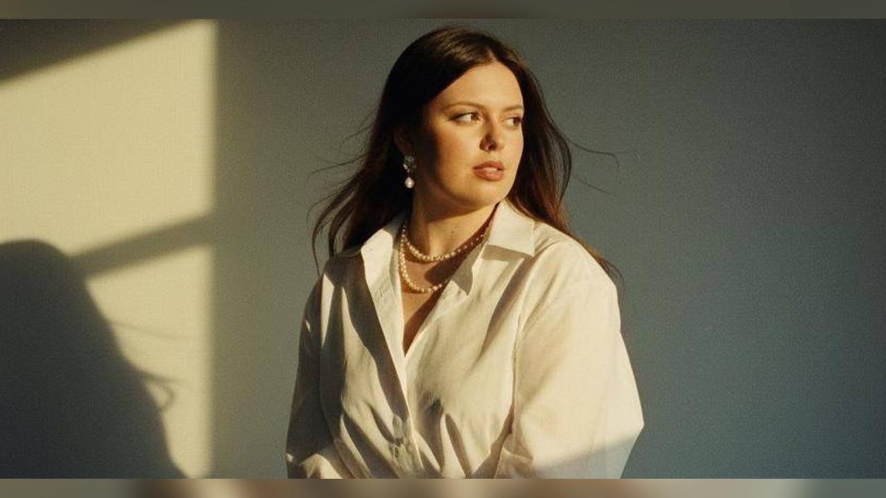 Webcam chat profile for Astelvira: Art