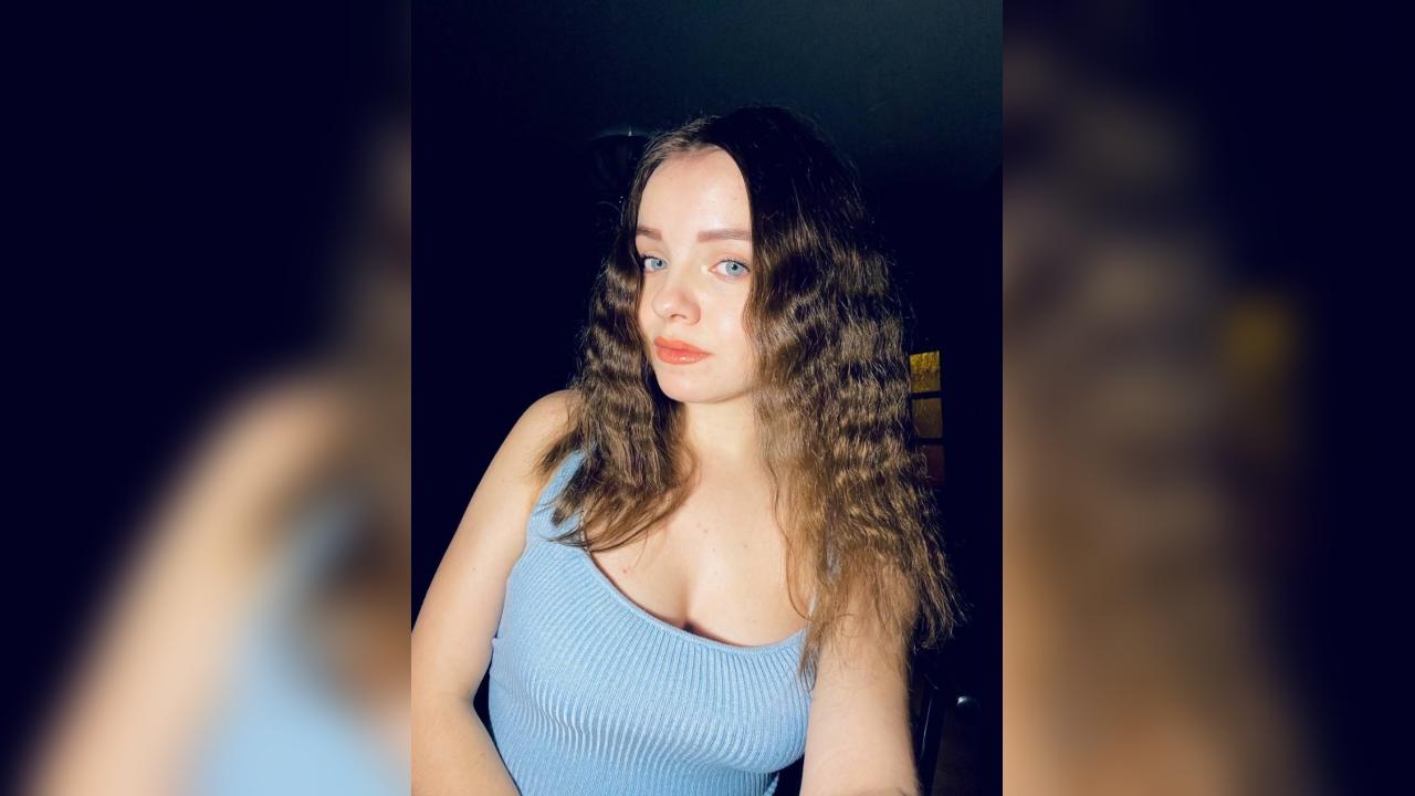 Webcam chat profile for Oleo19: Books/Reading