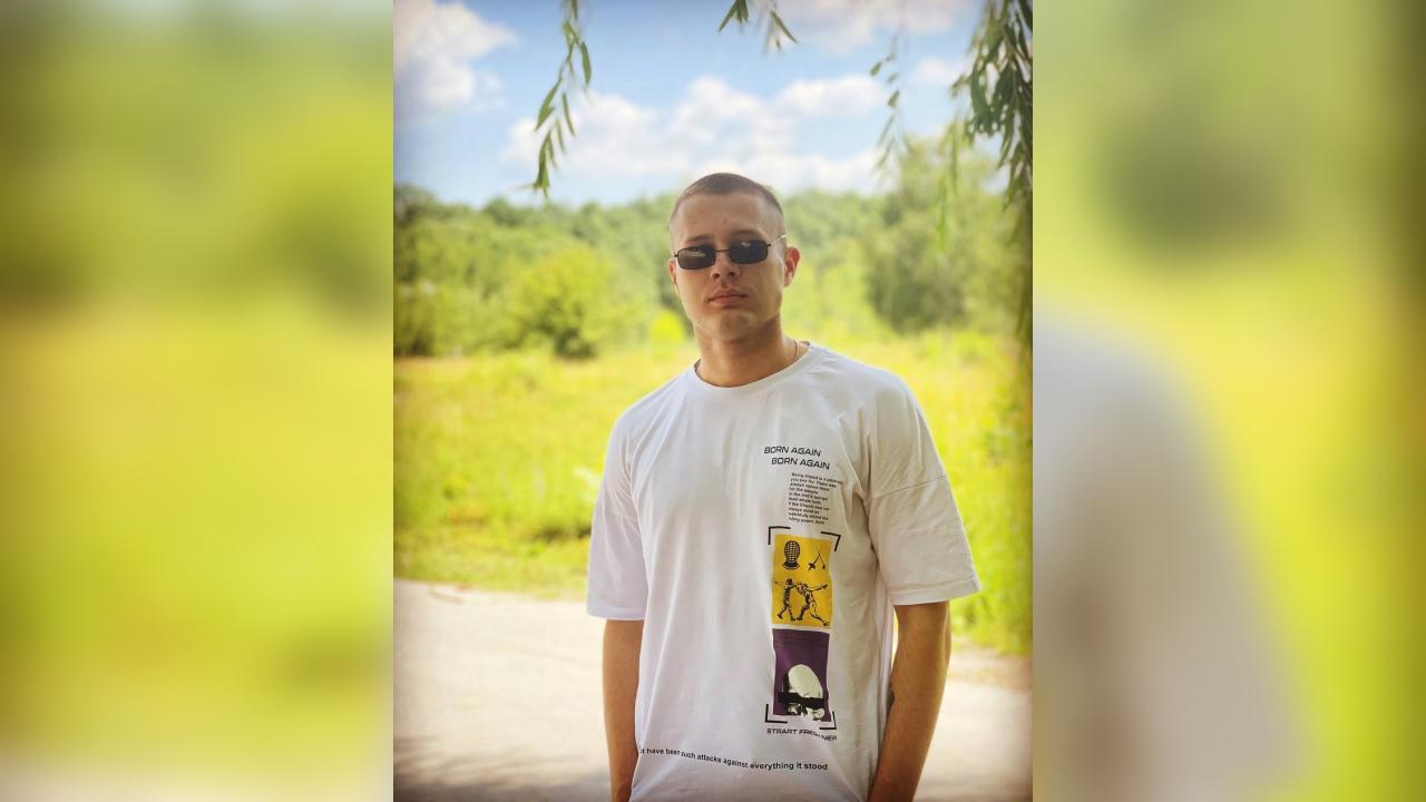 Webcam chat profile for babycut1: Kissing