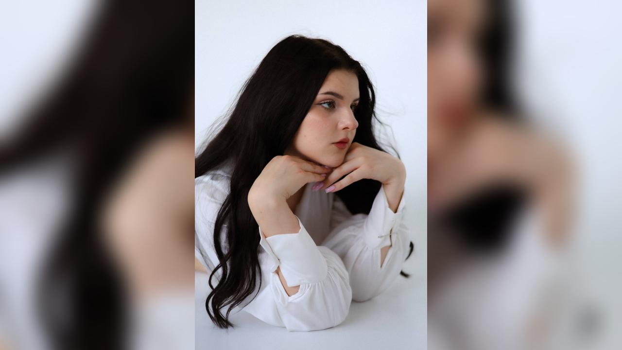 Webcam chat profile for Vikkkusya: Travel