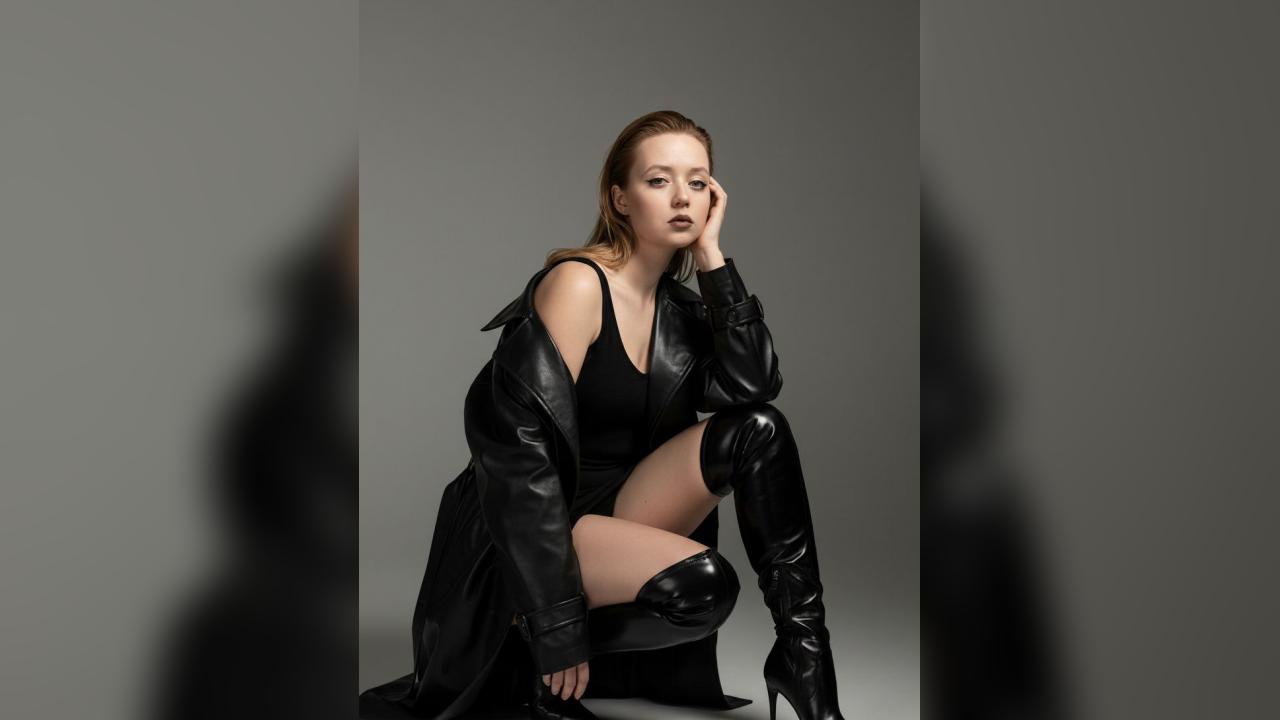 Webcam chat profile for LunaVine: Discipline