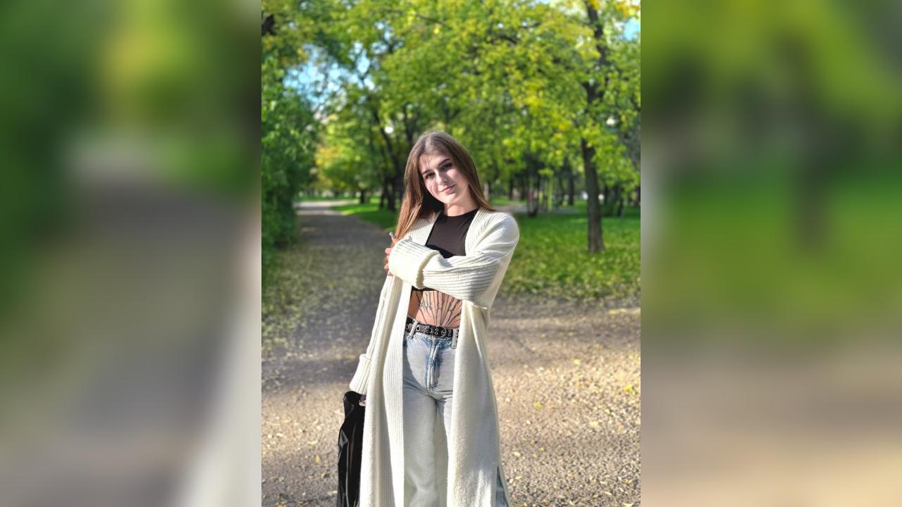 Webcam chat profile for AngelBoo: Smoking