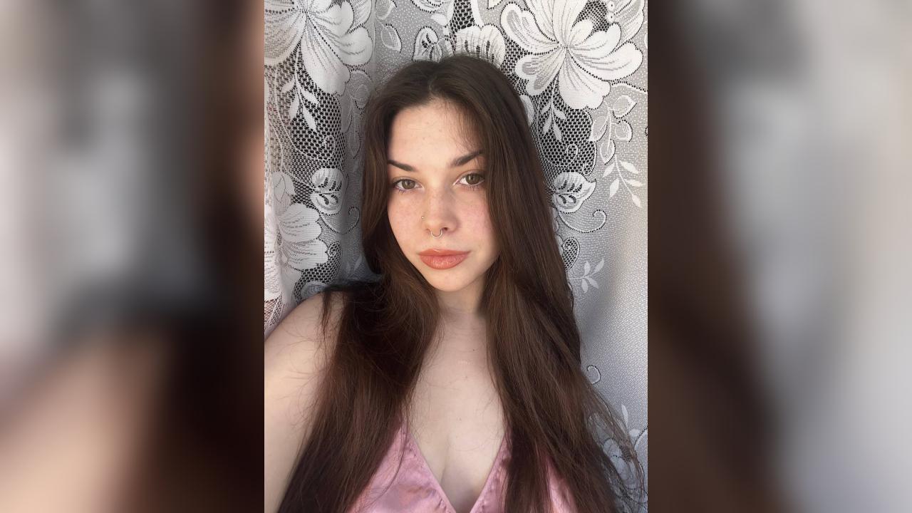 Webcam chat profile for 1Bekki