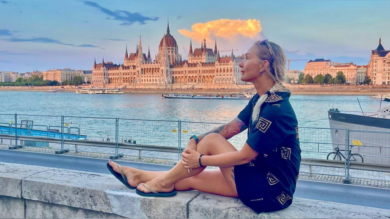 Webcam chat profile for Novalyn: Ask about my Hobbies