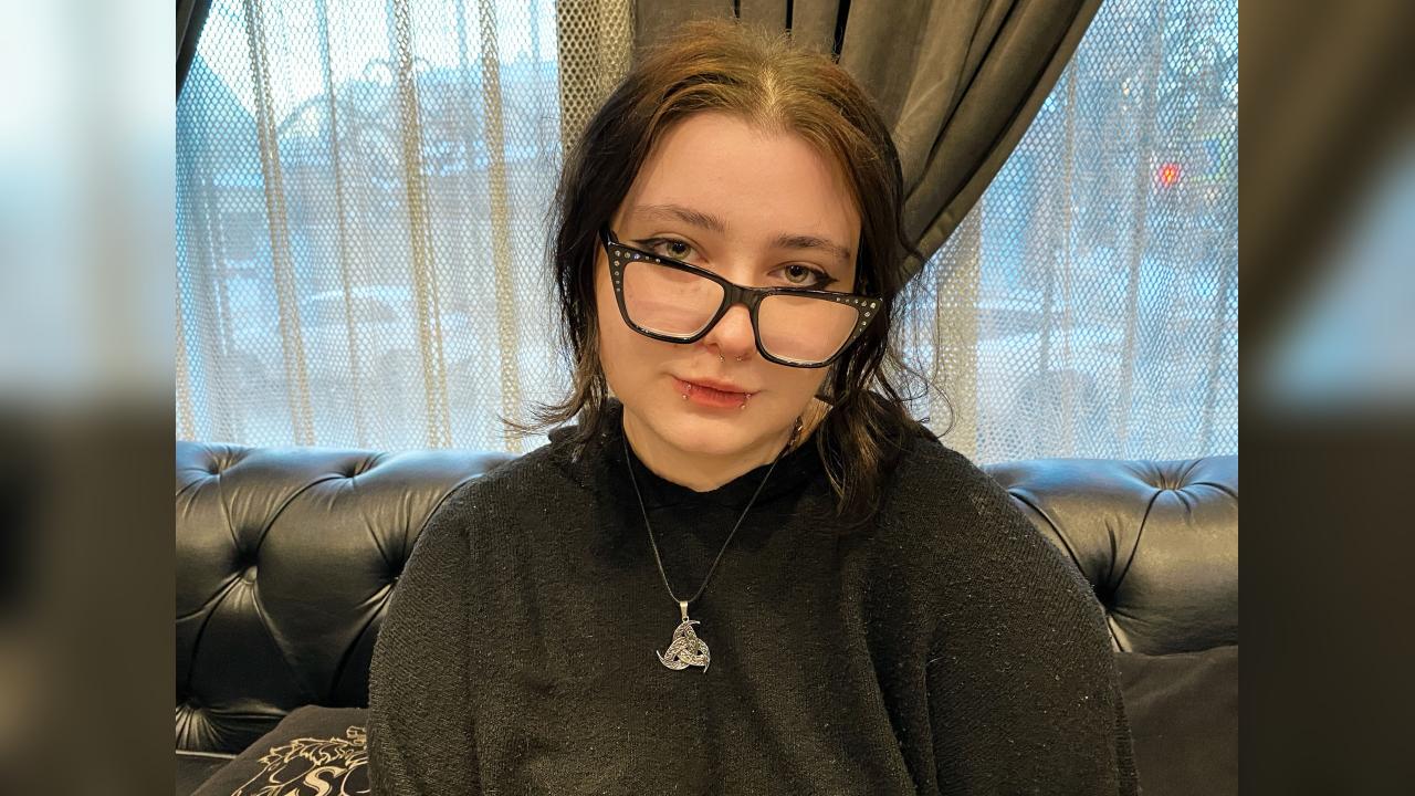 Webcam chat profile for BarbaraR83: Legs, feet & shoes