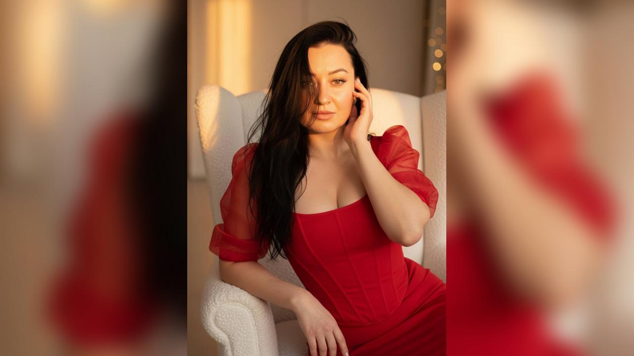 Webcam chat profile for VeraLune: Dancing