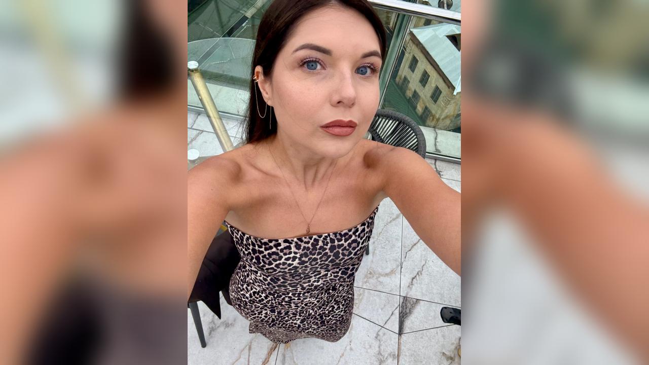 Webcam chat profile for Elari1s: Ask about my Hobbies