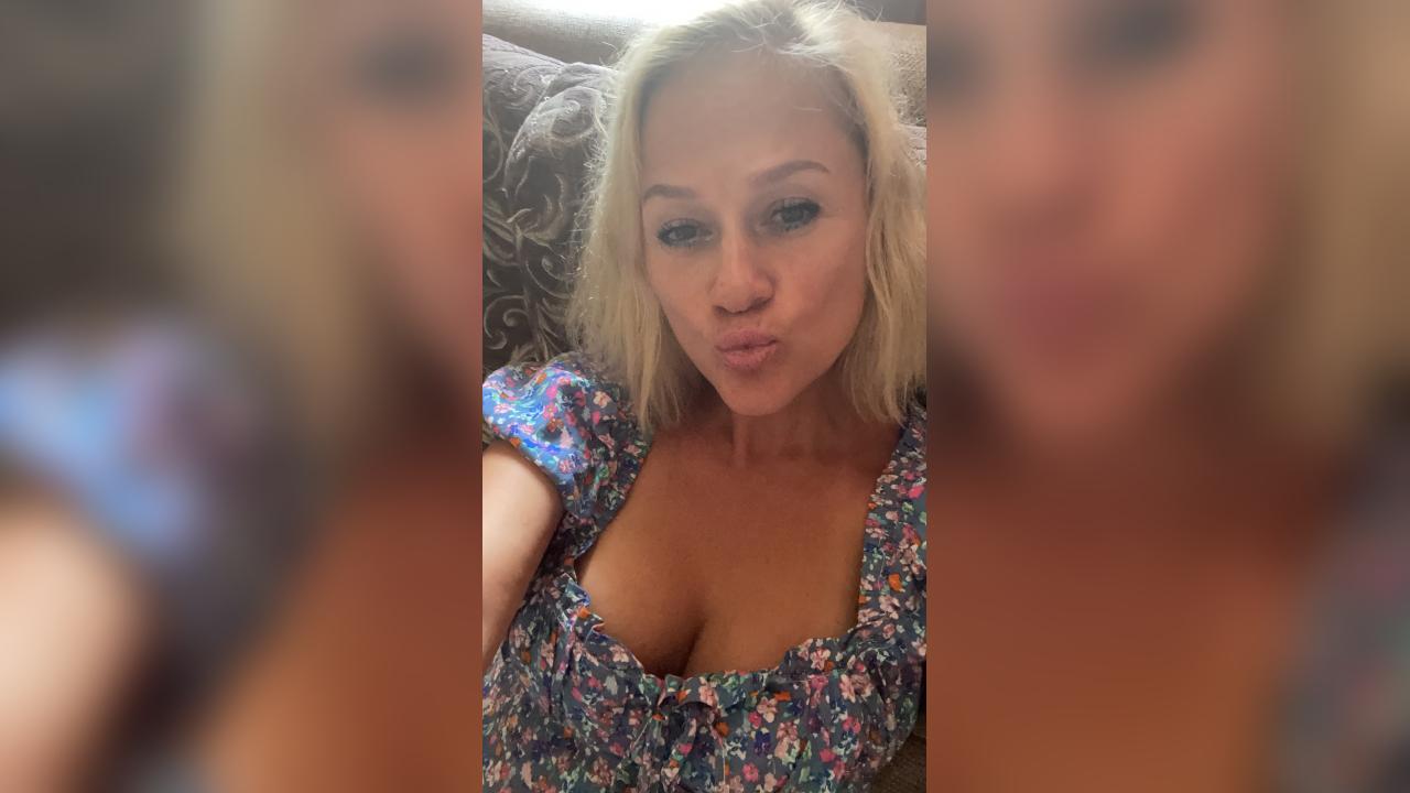 Webcam chat profile for BuxomKelly: Exhibition