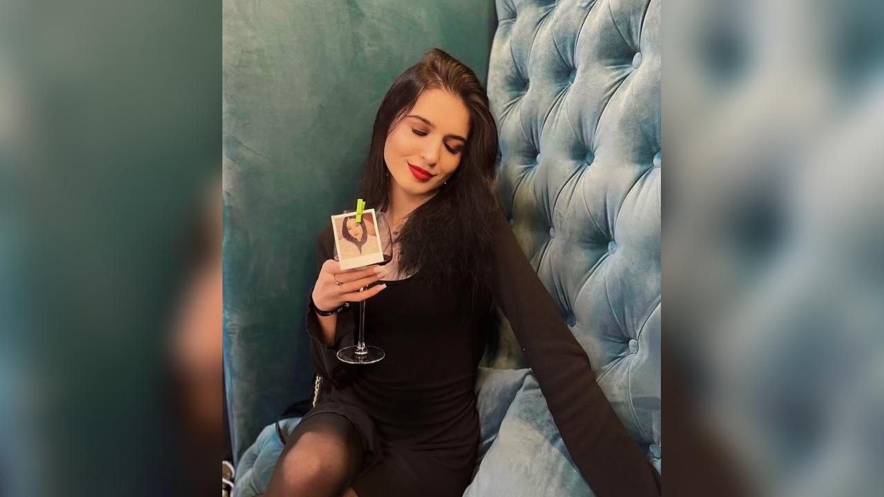 Webcam chat profile for StarElvia: Outfits