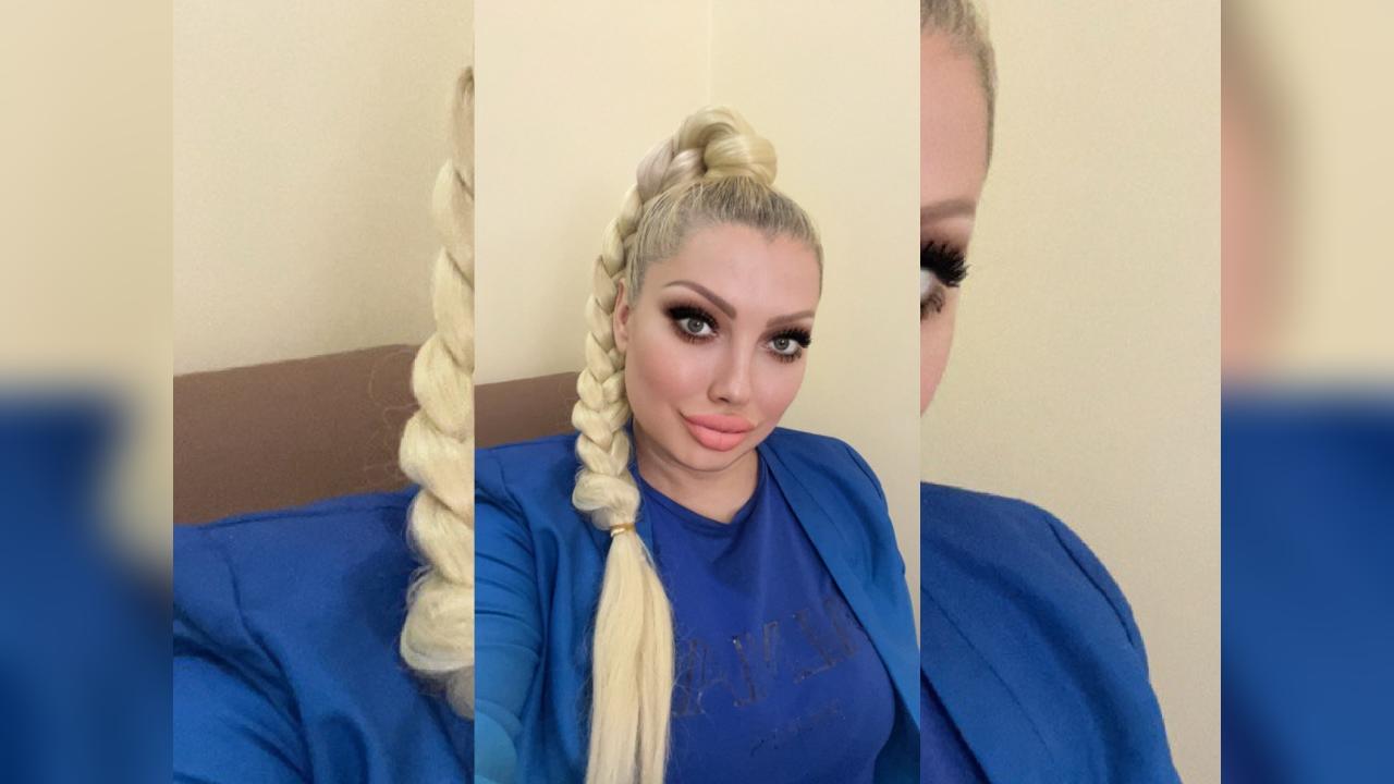 Webcam chat profile for Larra: Outfits