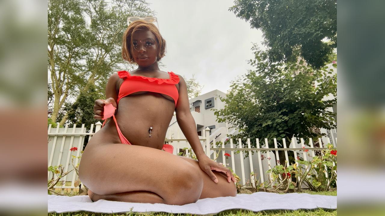 Webcam chat profile for ChocolateBunny: Legs, feet & shoes