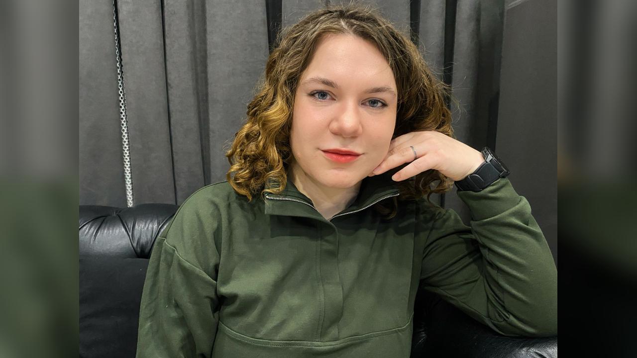 Webcam chat profile for TeonaX67: Legs, feet & shoes