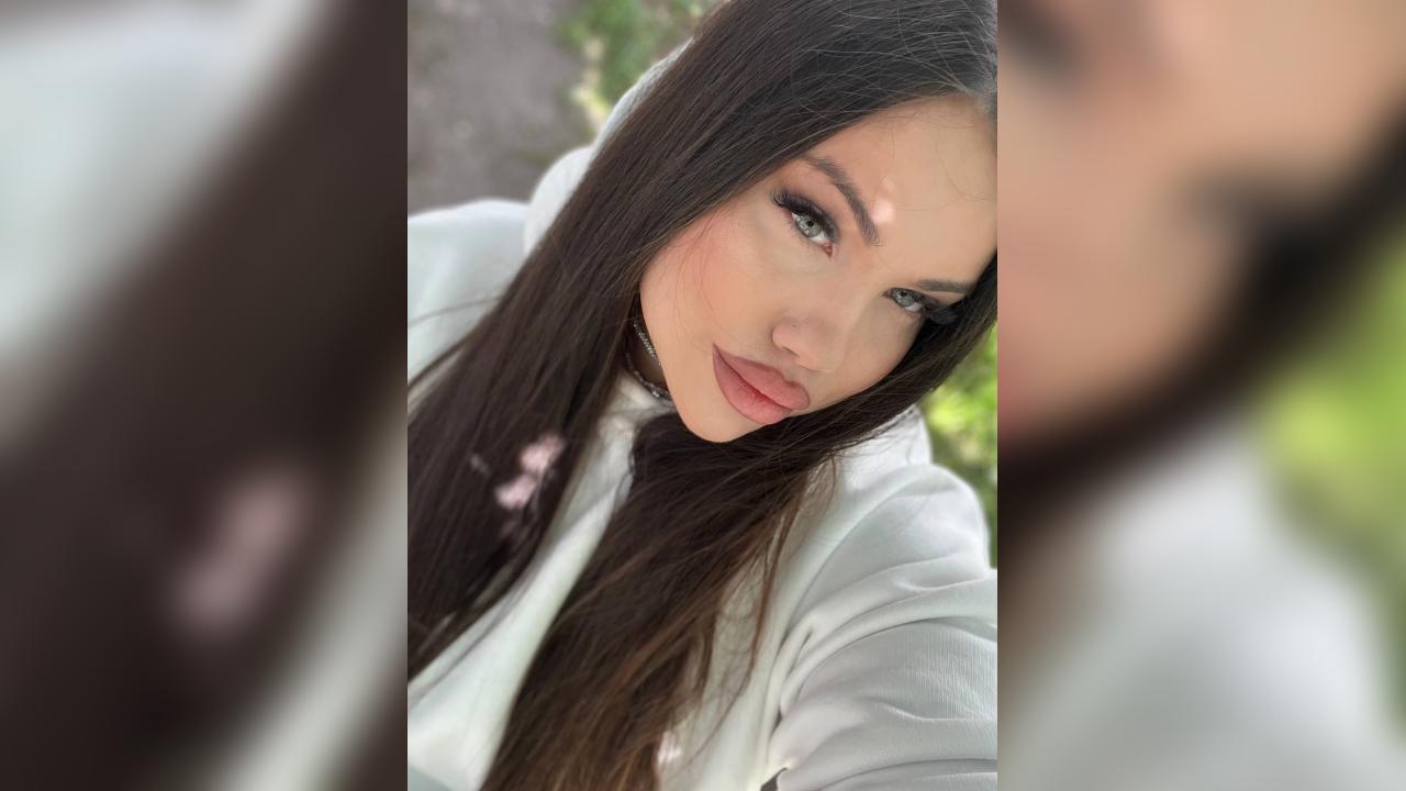 Webcam chat profile for Royal0Crystal: Legs, feet & shoes