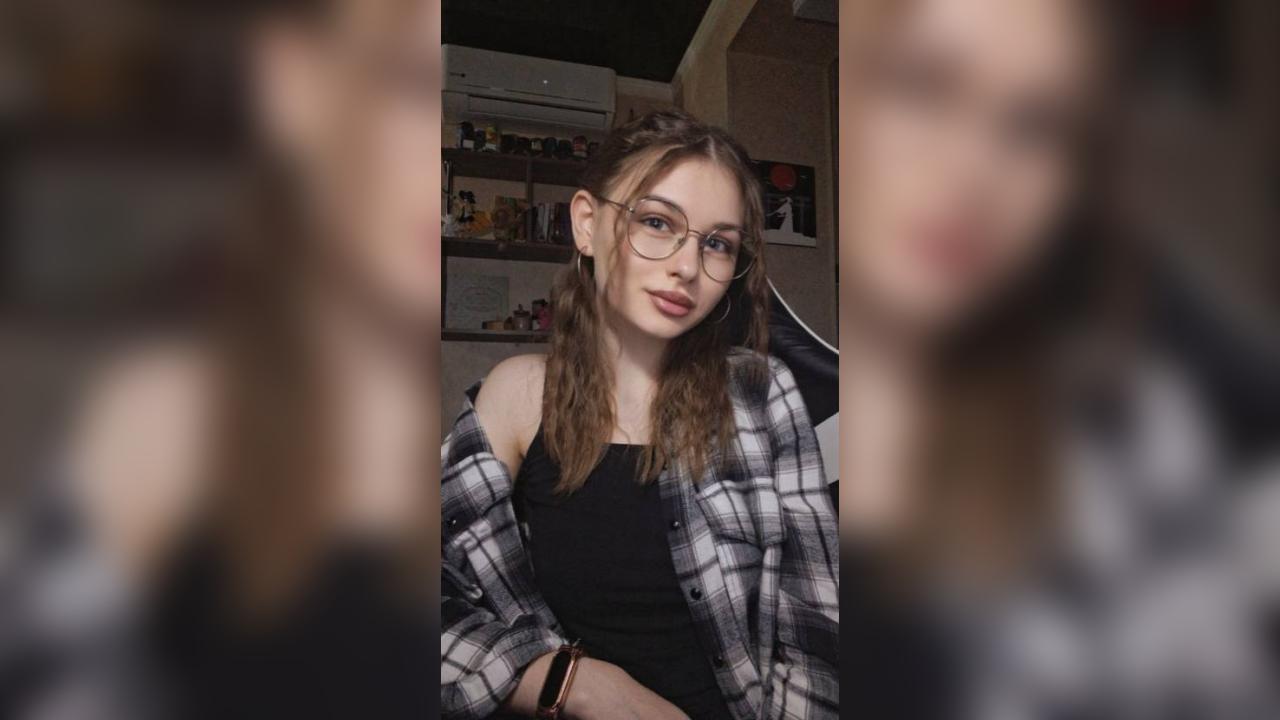 Webcam chat profile for 001GOODGIRL: Cooking