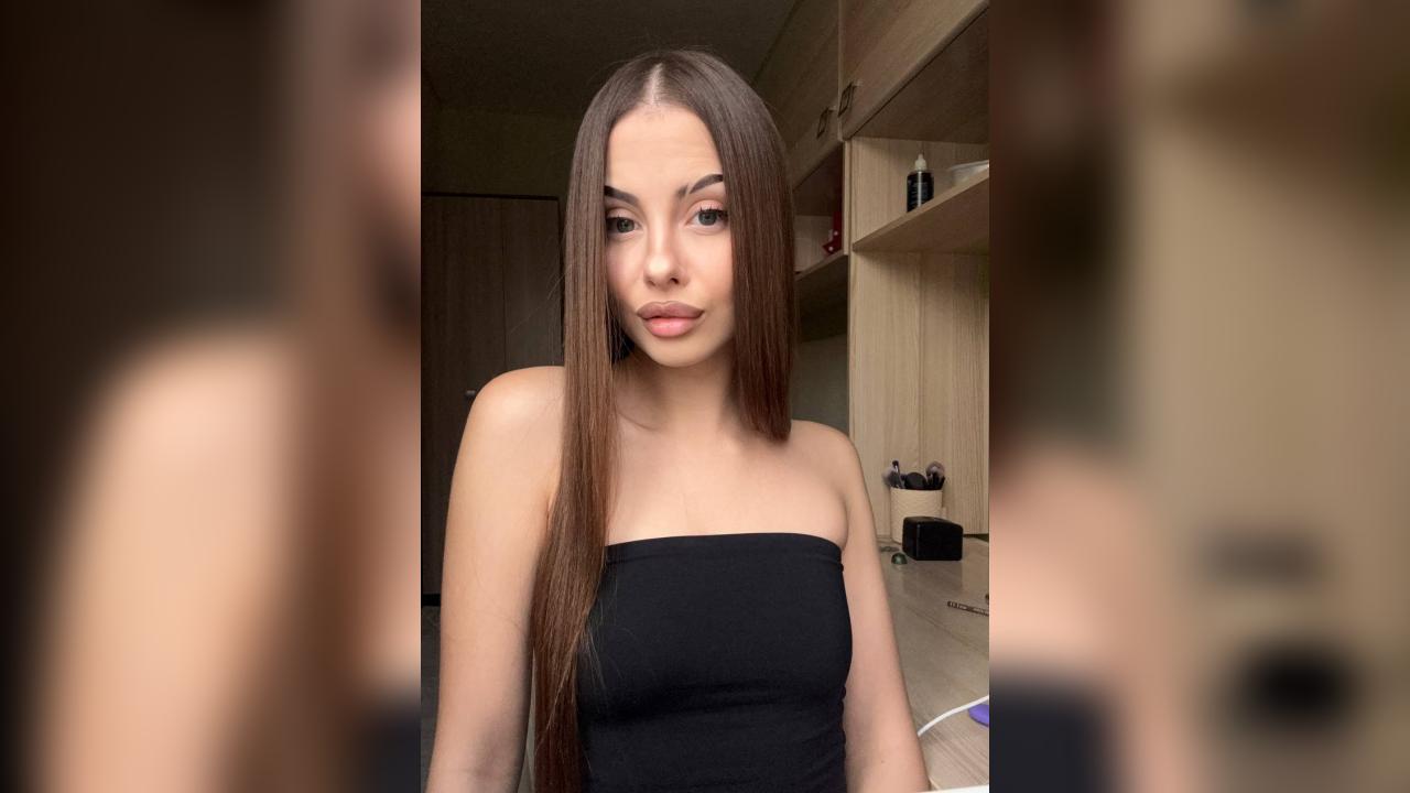 Webcam chat profile for KleopatRA: Ask about my Hobbies