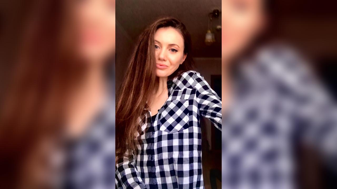 Webcam chat profile for Re3gina: Ask about my Hobbies