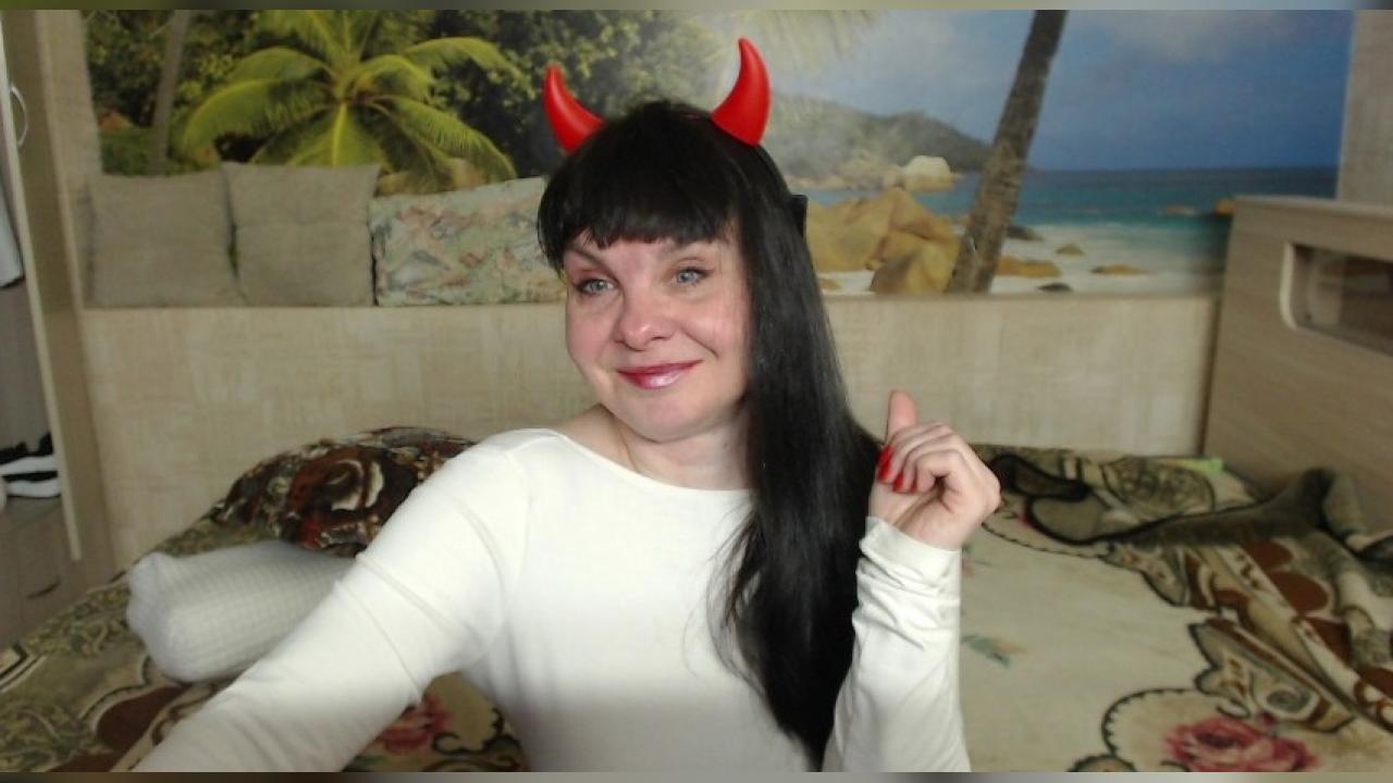 Webcam chat profile for Destinybbb: Bondage & discipline