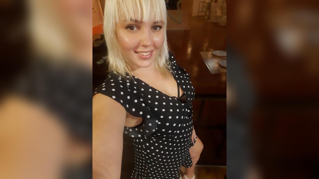 Webcam chat profile for Leylisse: Legs, feet & shoes