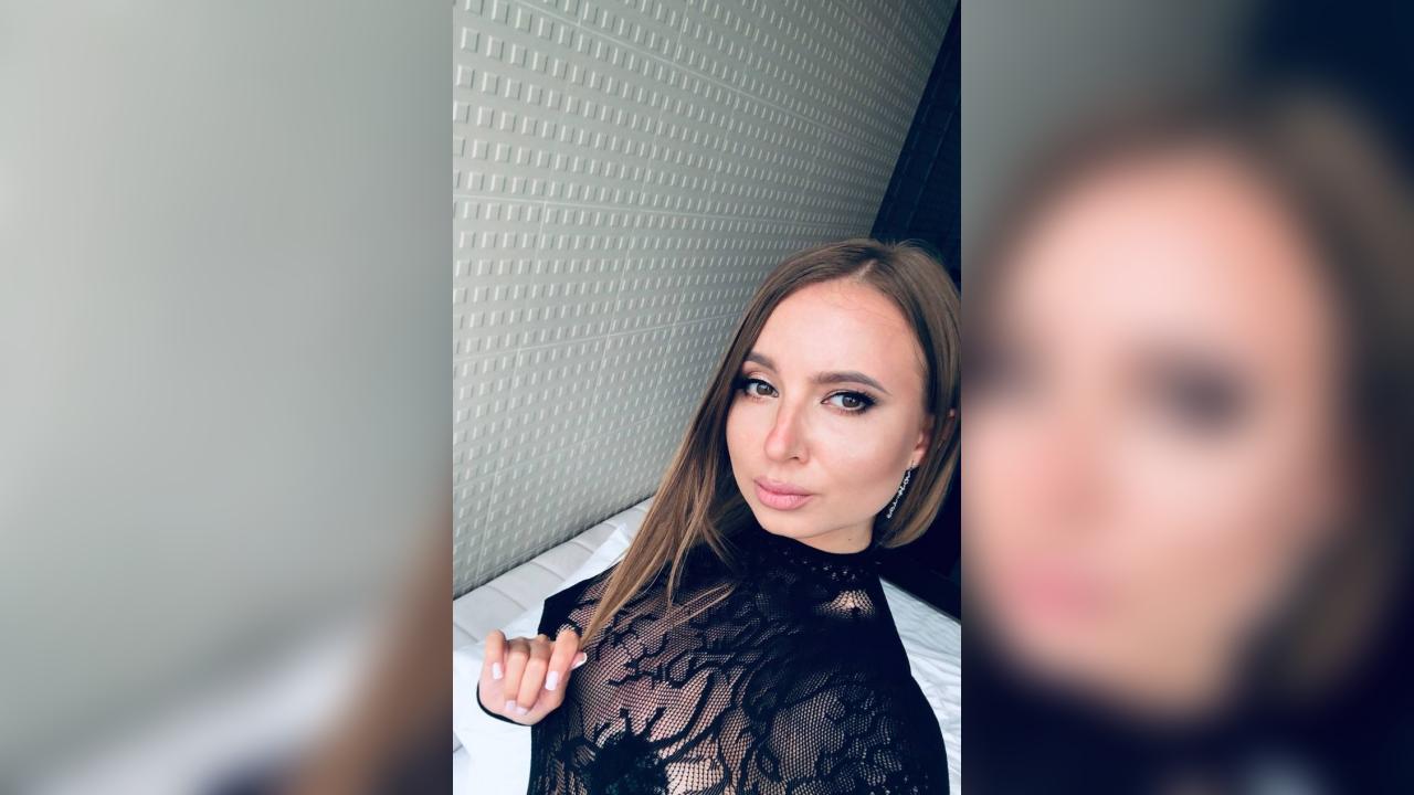 Webcam chat profile for Emeli