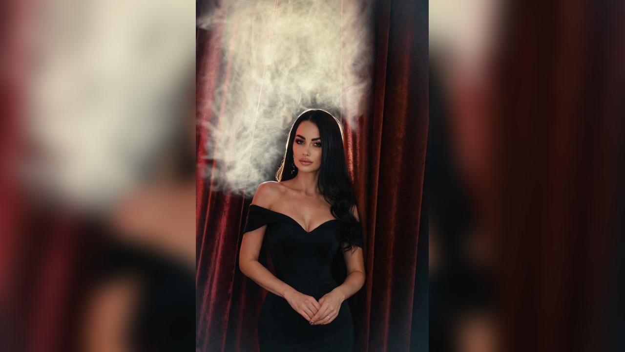 Webcam chat profile for 00Queen: Smoking