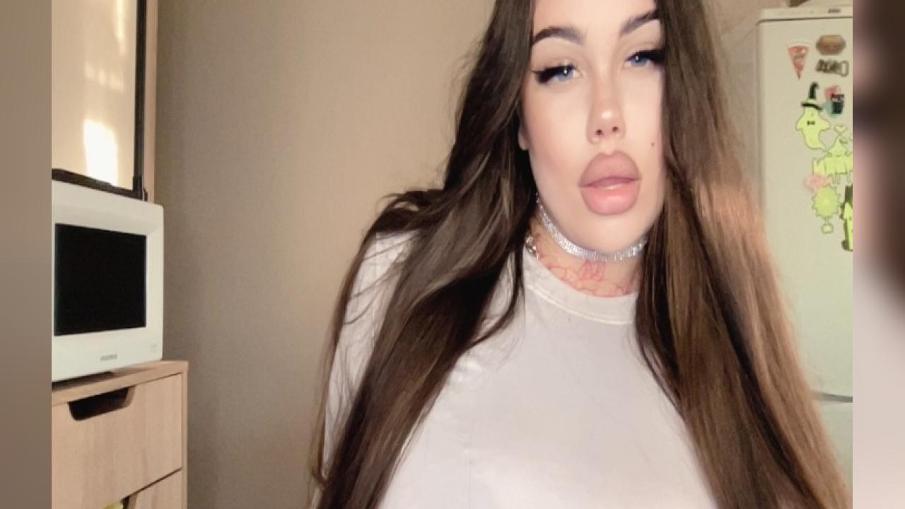 Webcam chat profile for Royal0Crystal: Legs, feet & shoes