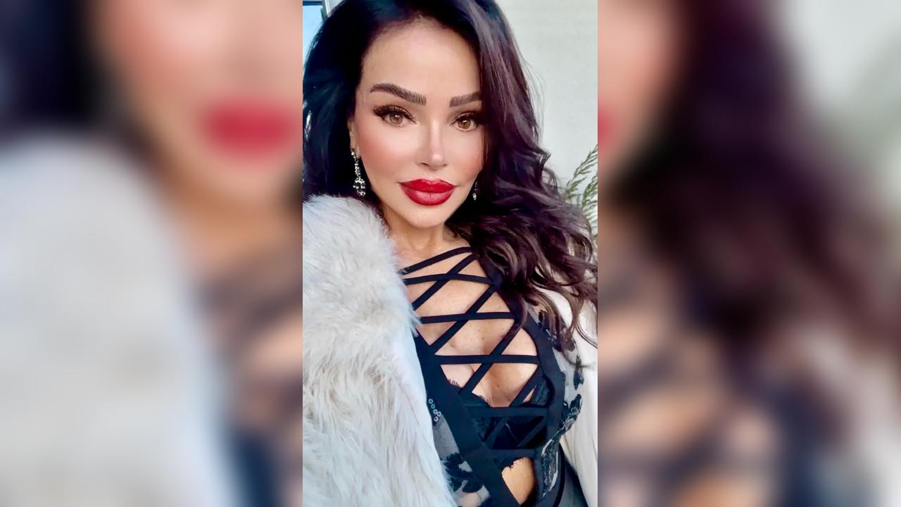 Webcam chat profile for AngelWhisper: Leather