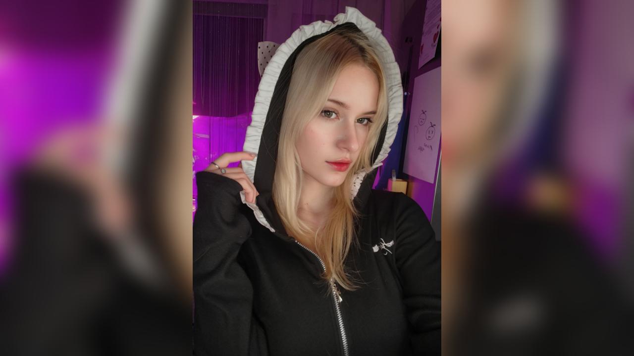 Webcam chat profile for Nyala: Ask about my Hobbies