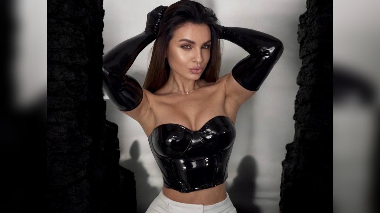 Webcam chat profile for JuliannaSportiv: Bondage & discipline