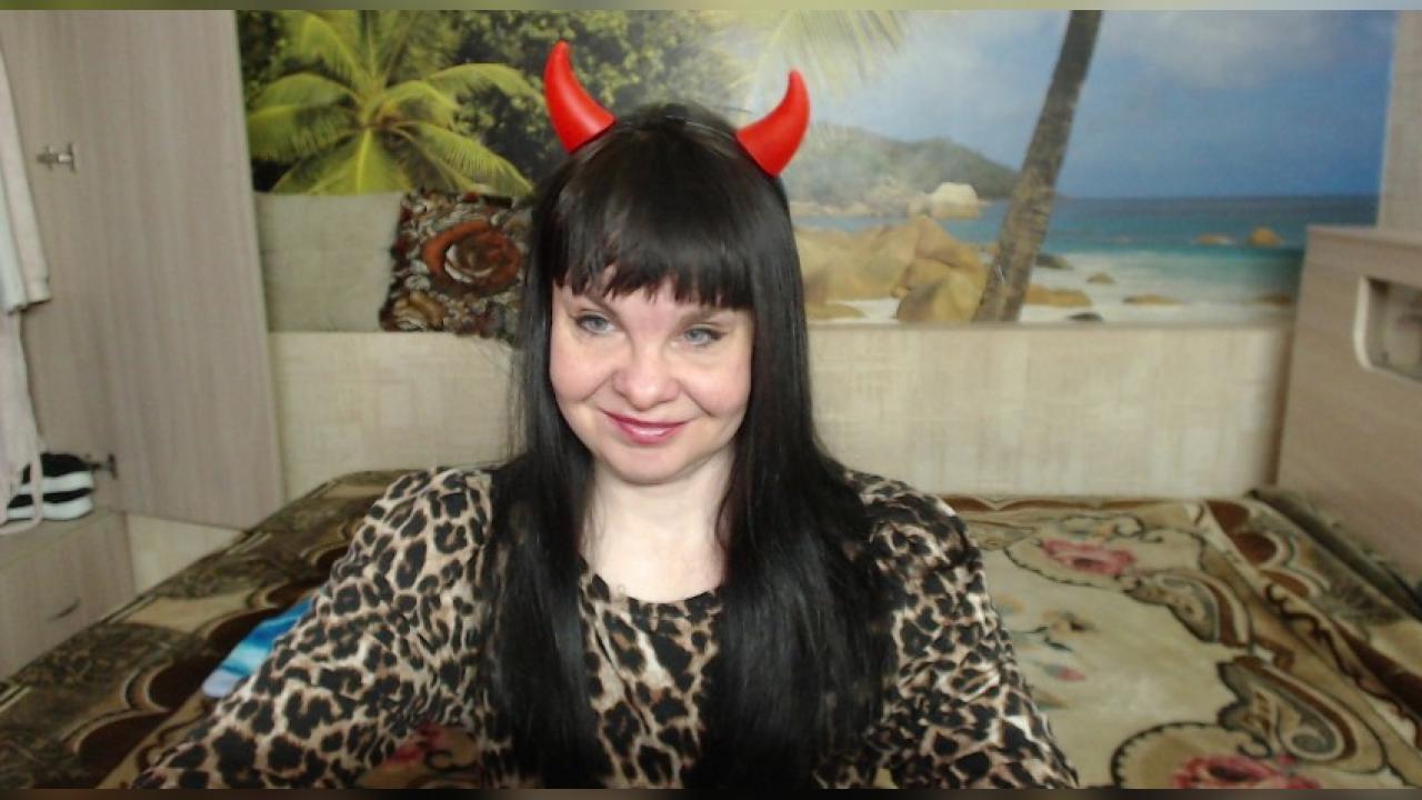 Webcam chat profile for Destinybbb: Bondage & discipline