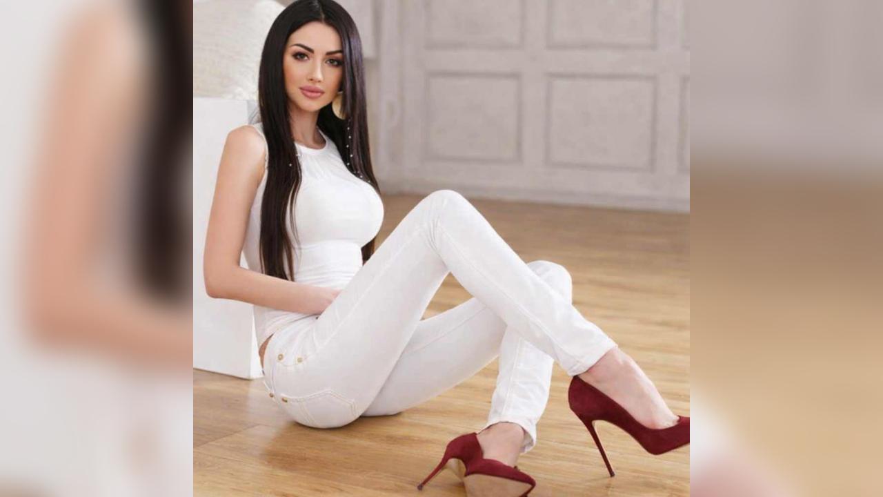 Webcam chat profile for 00Queen: Smoking