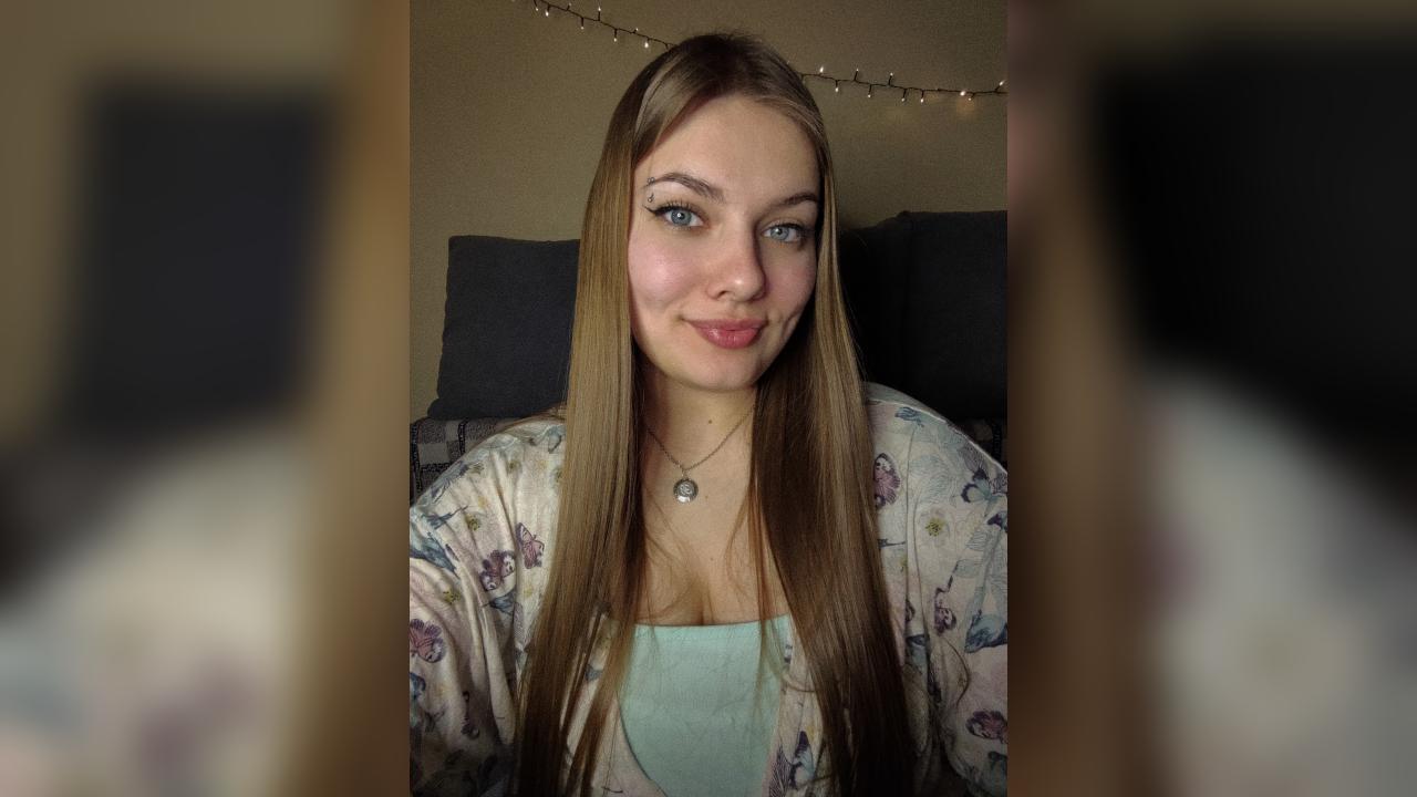 Webcam chat profile for ElegantFlame: Ask about my Hobbies