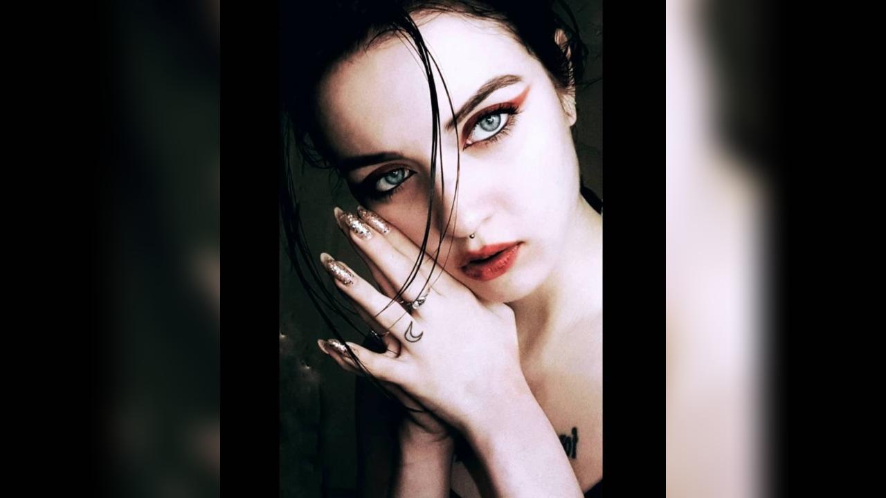 Webcam chat profile for KityAction: Outfits