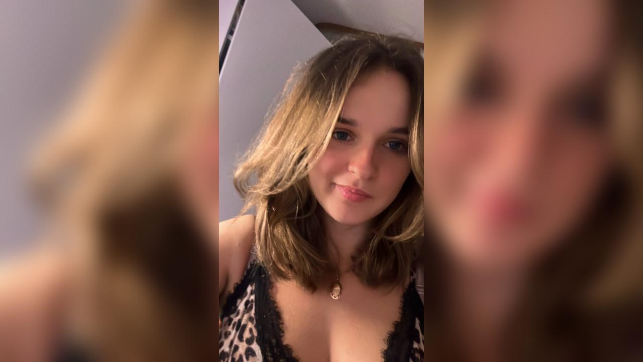 Webcam chat profile for Lyris: Ask about my Hobbies