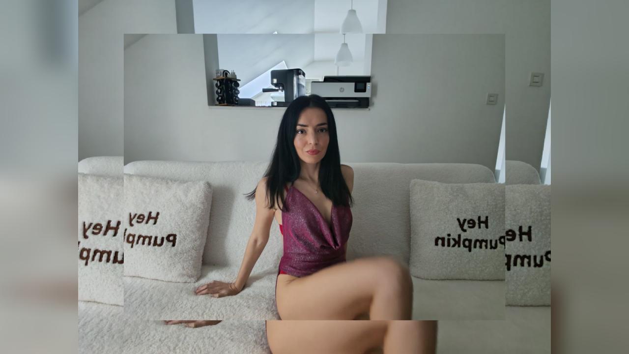 Webcam chat profile for misssOlivia: Outfits