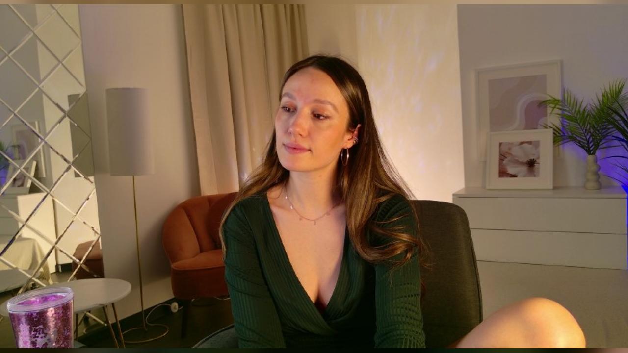 Webcam chat profile for AgnesGoddes: Legs, feet & shoes