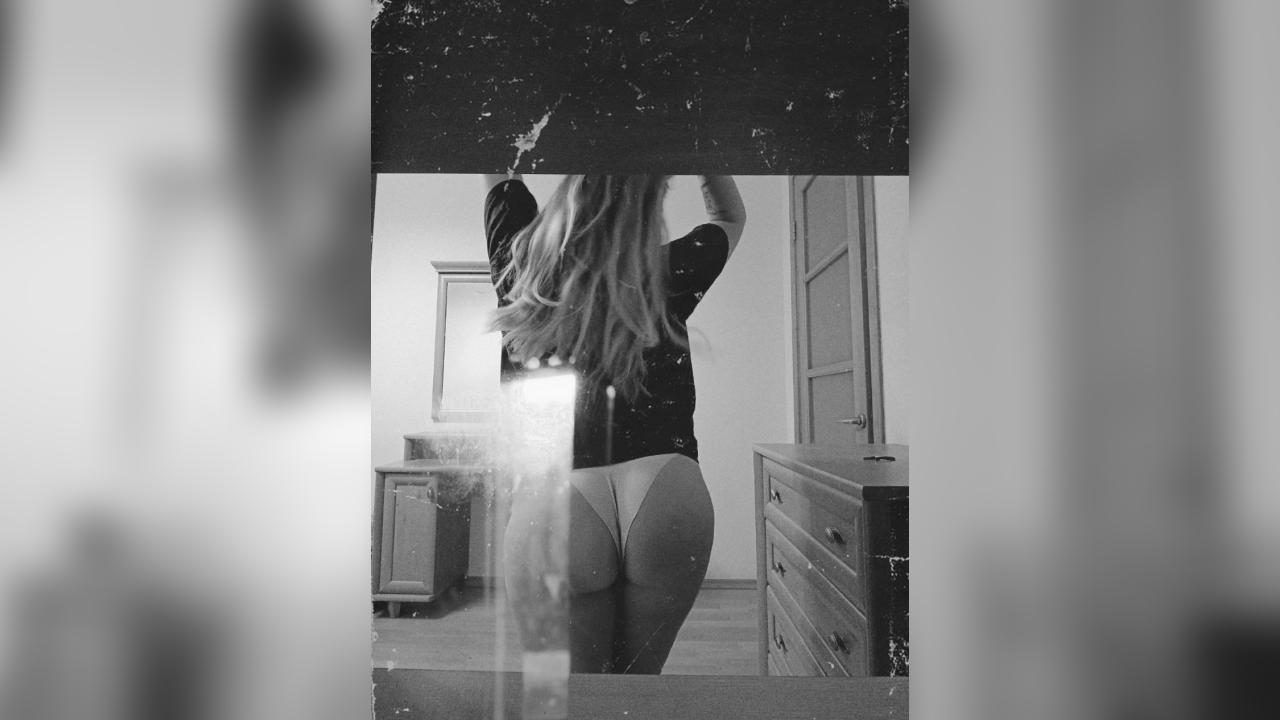 Webcam chat profile for RedViva: Outfits