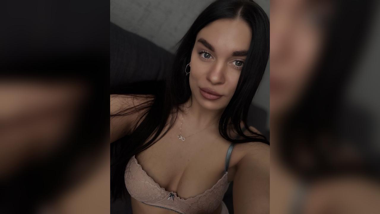 Webcam chat profile for temptationroom: Nails