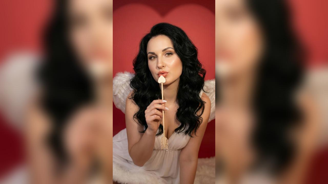 Webcam chat profile for EmmySweetGirl1: Legs, feet & shoes