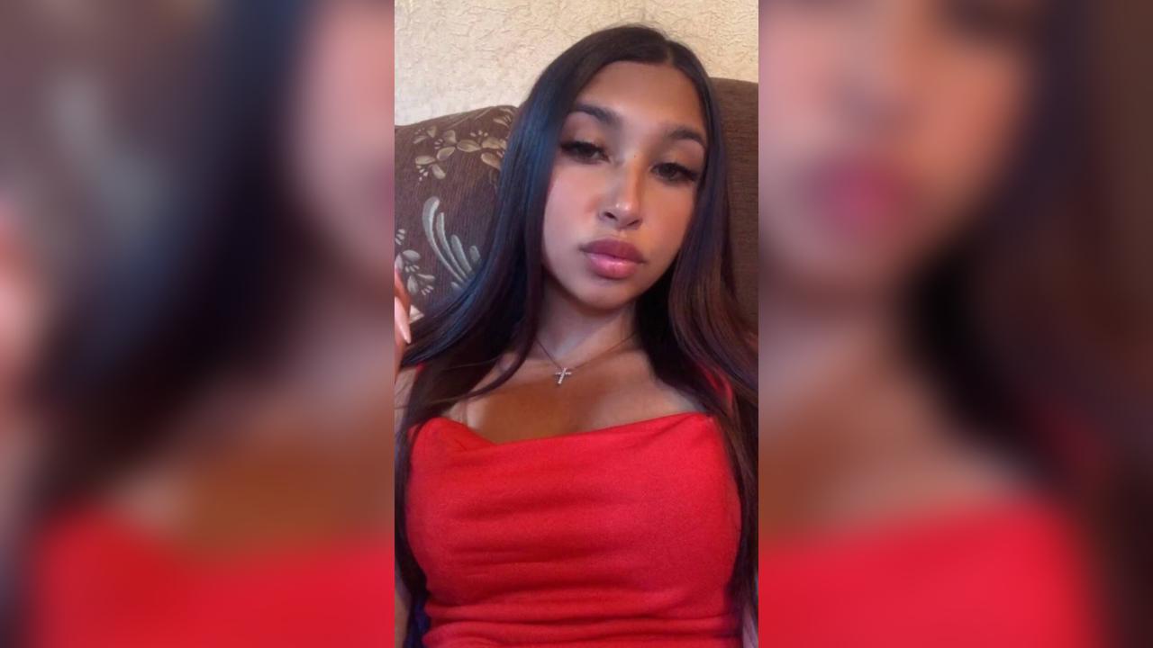 Webcam chat profile for MayaSun: Cooking