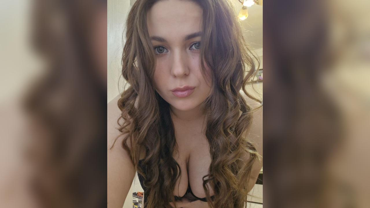 Webcam chat profile for Keetrinn