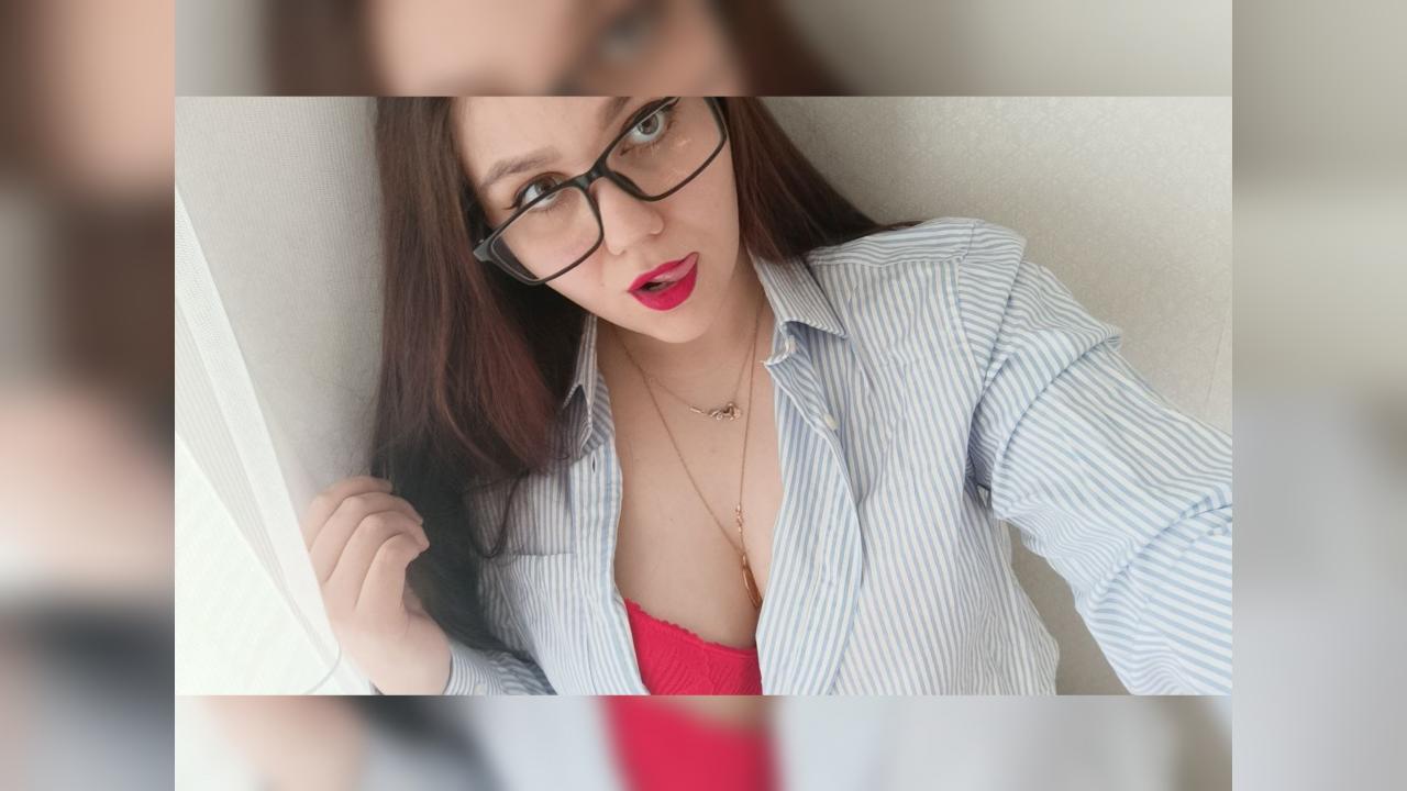 Webcam chat profile for TataRut