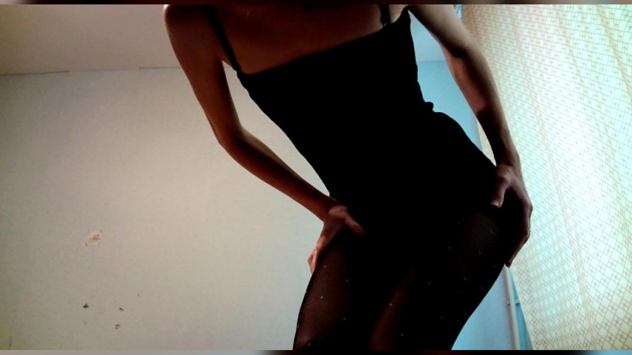 Webcam chat profile for Famefortune: Dancing