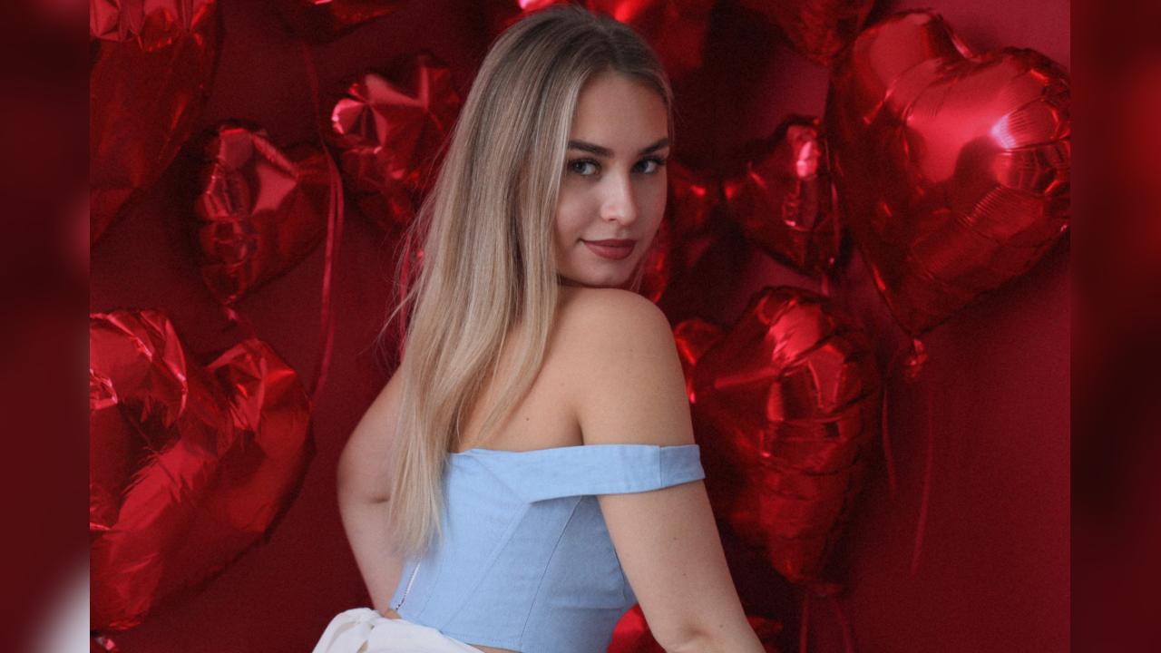 Webcam chat profile for MargoCooper: Leather