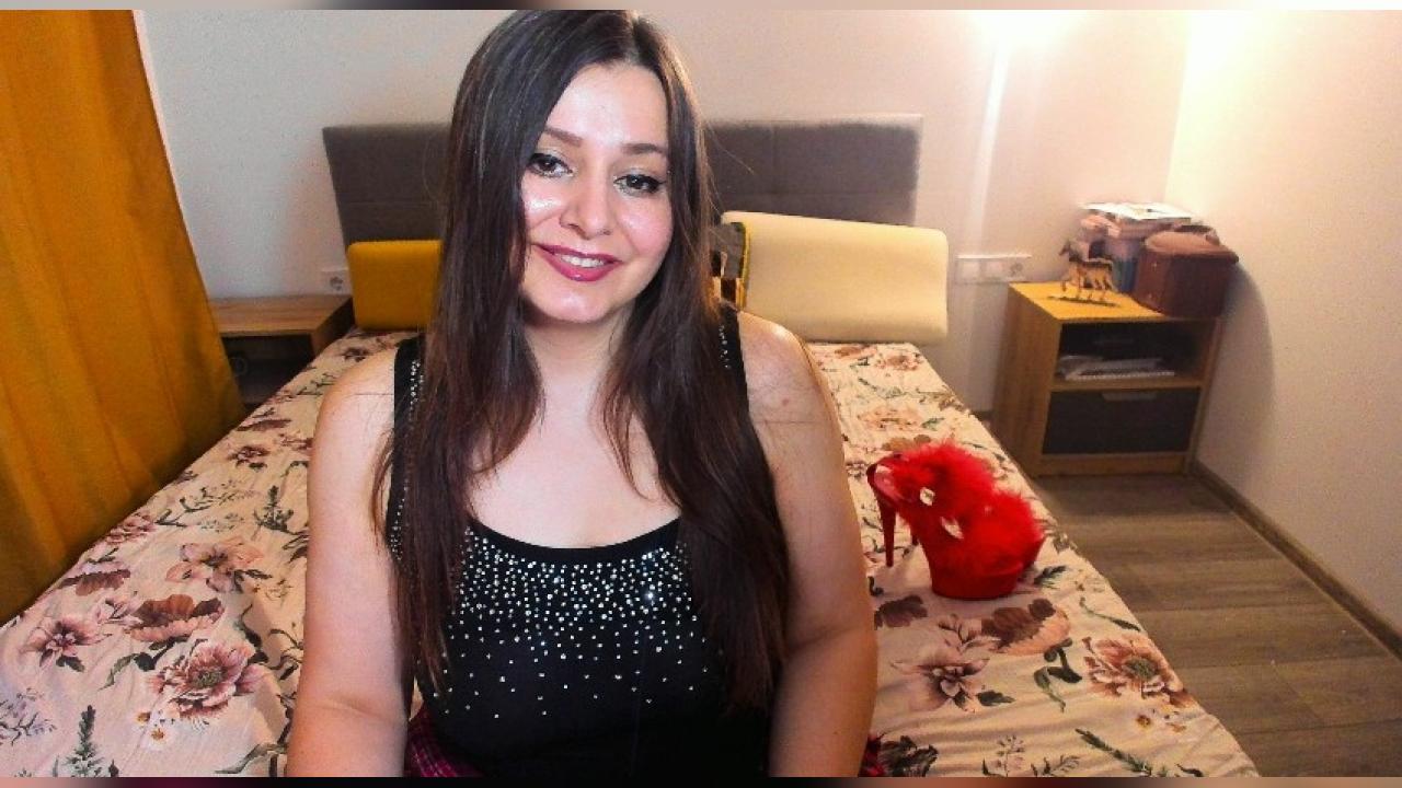 Webcam chat profile for monicangel: Kissing