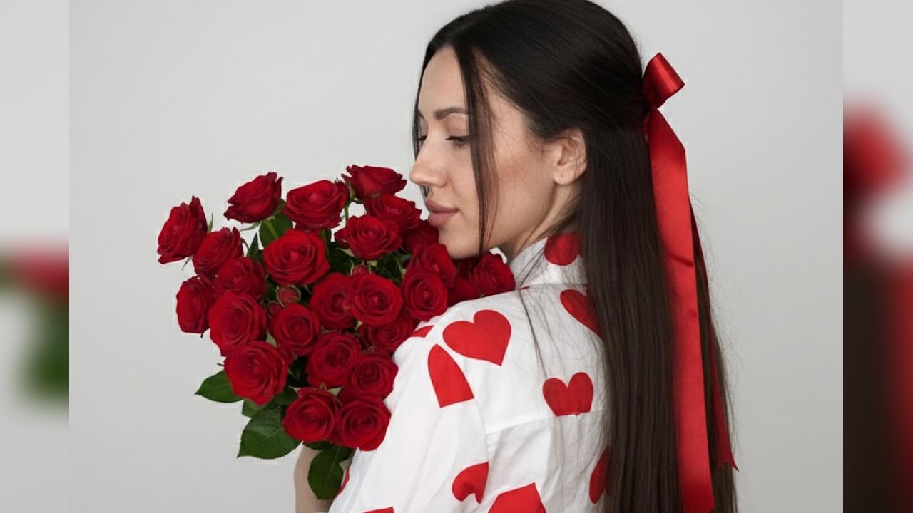 Webcam chat profile for SweetTi: Legs, feet & shoes