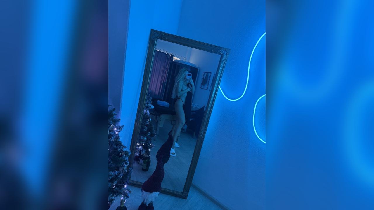 Webcam chat profile for canelita: Fitness