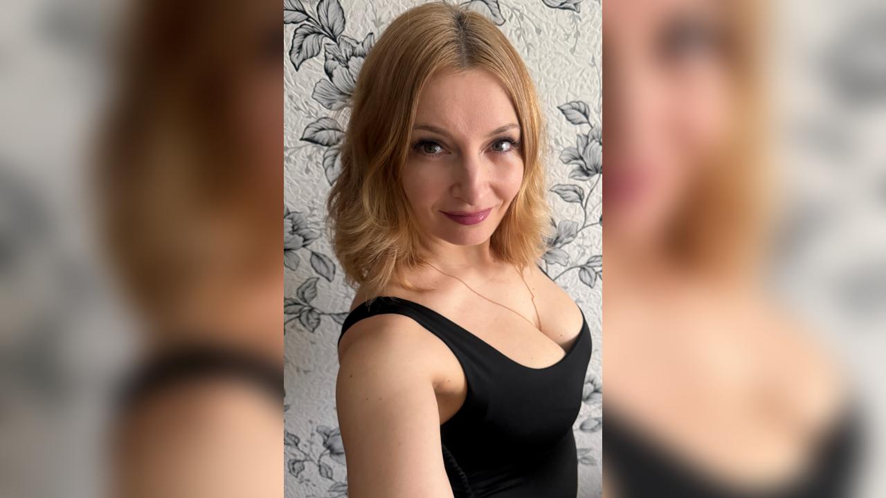 Webcam chat profile for WanderlustHeart: Books/Reading